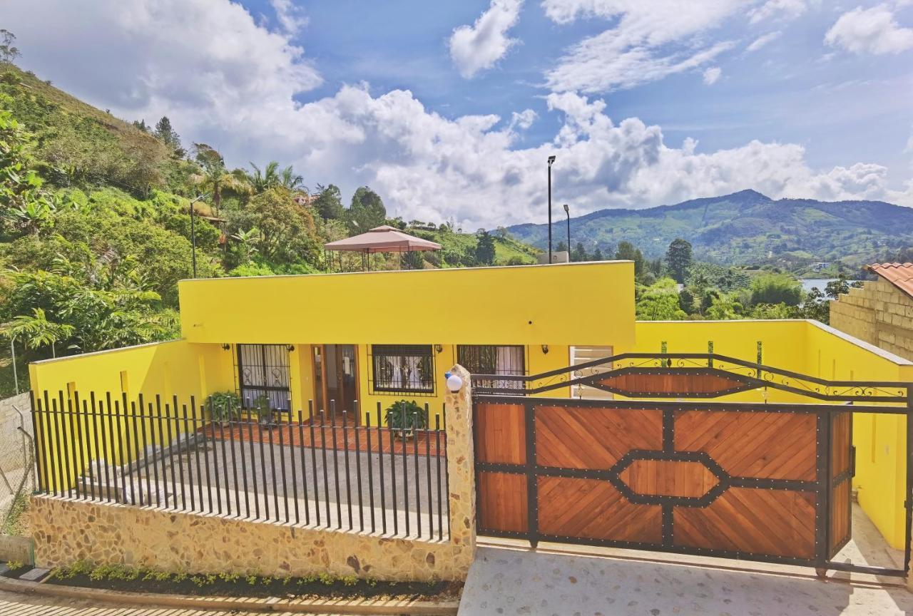 Hermosa Casa De Campo En Guatape Exterior photo