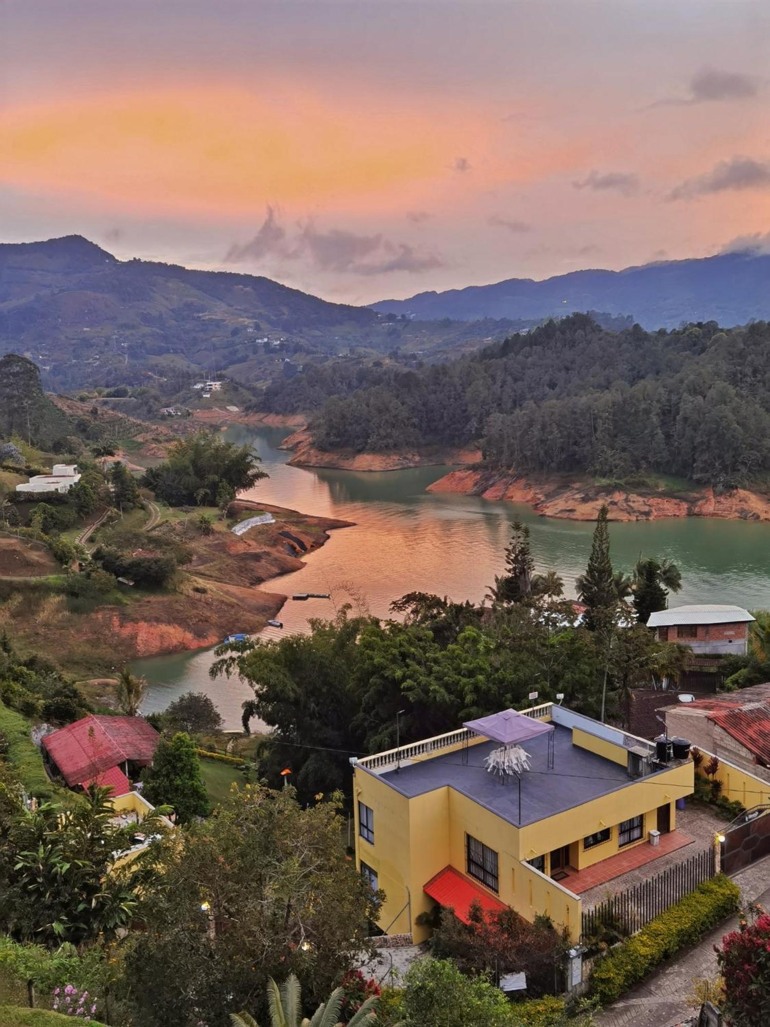 Hermosa Casa De Campo En Guatape Exterior photo