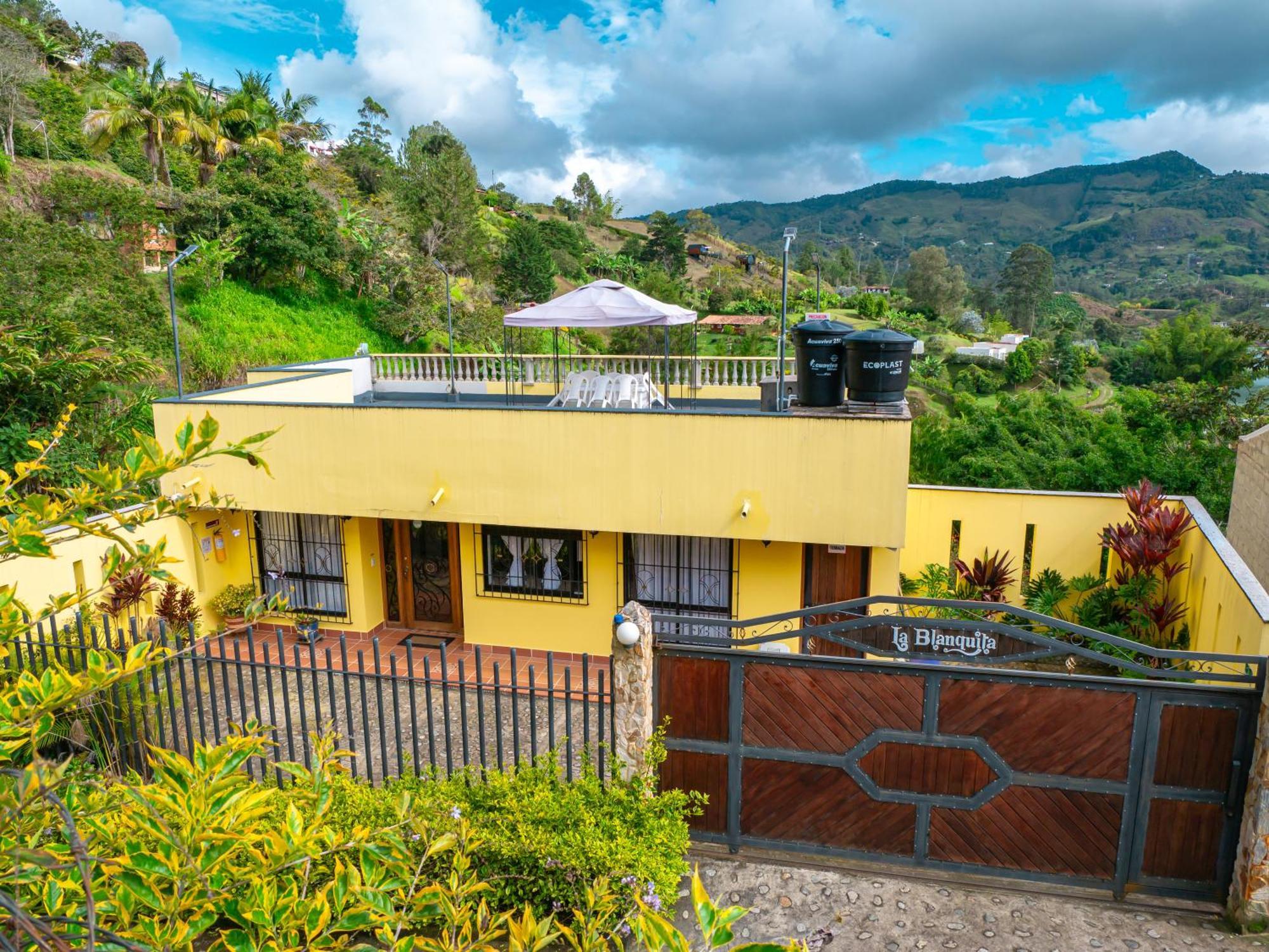 Hermosa Casa De Campo En Guatape Exterior photo